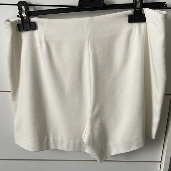 BCBG short in Med cream color. Barely worn. Stunning piece for day to night time - Picture 2 of 5